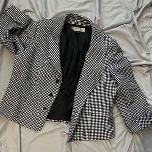 Tahari Navy and White Houndstooth Blazer